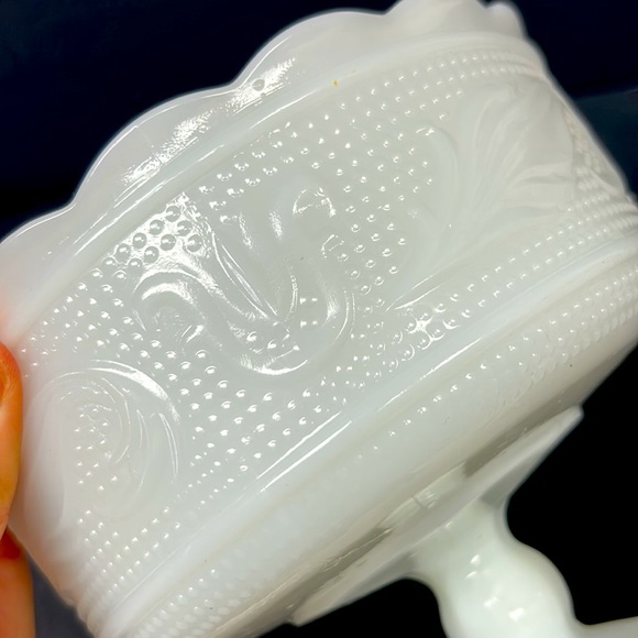 Vintage EO Brody milk glass pedestal Trifle/ dessert compote USA - Picture 4 of 7